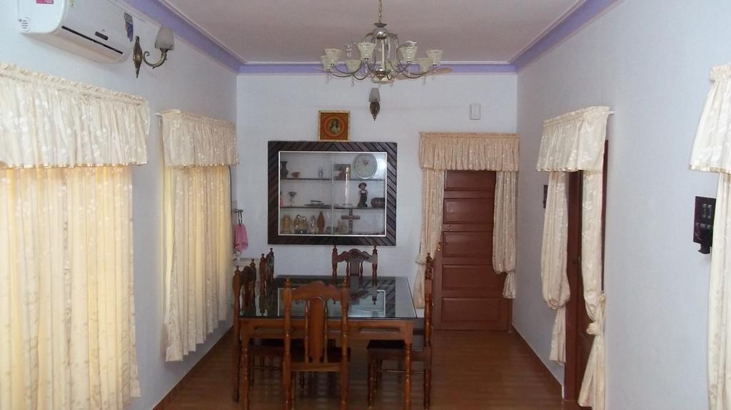 Aroma Home Stay Kochi Екстериор снимка