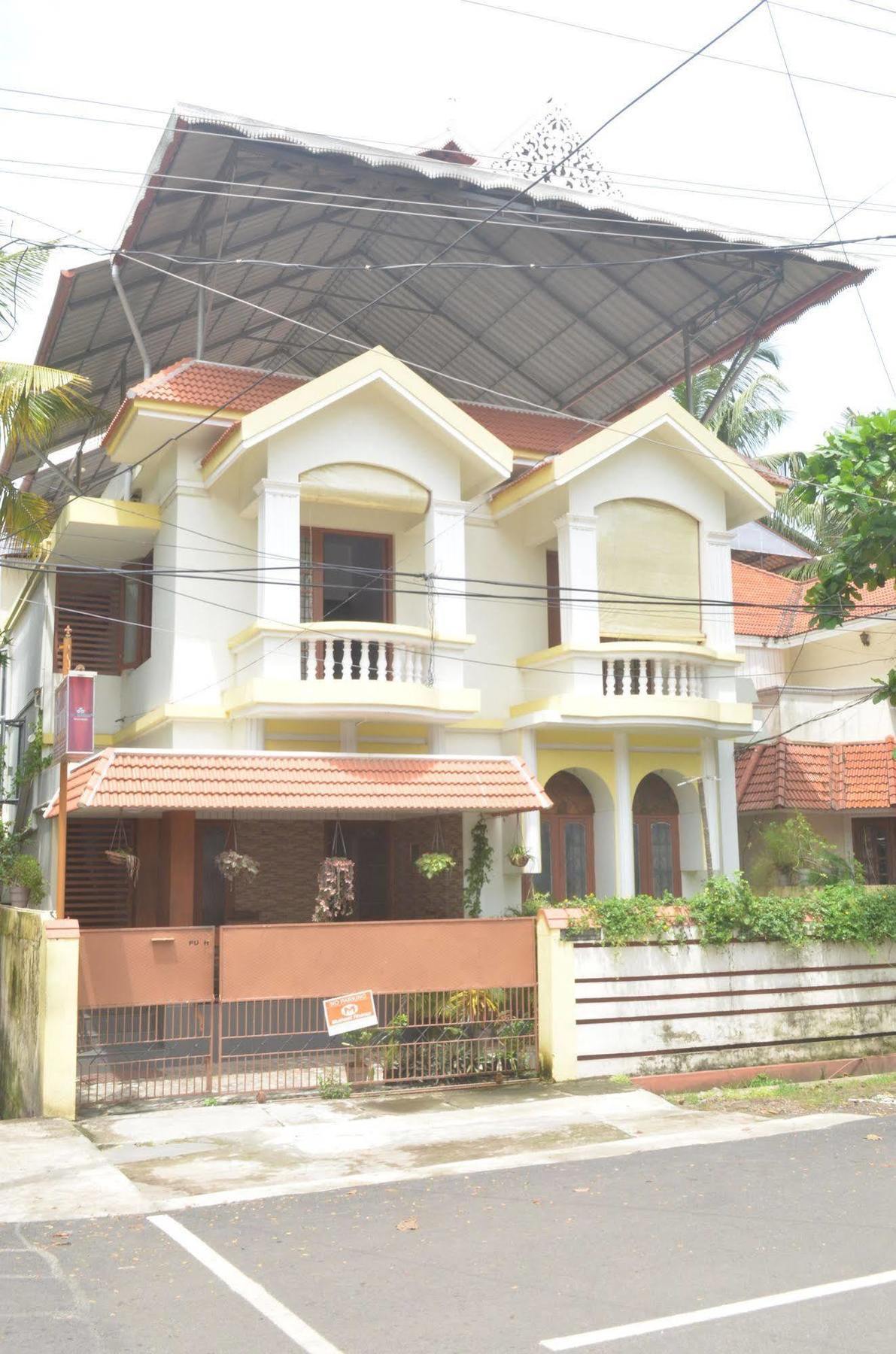 Aroma Home Stay Kochi Екстериор снимка