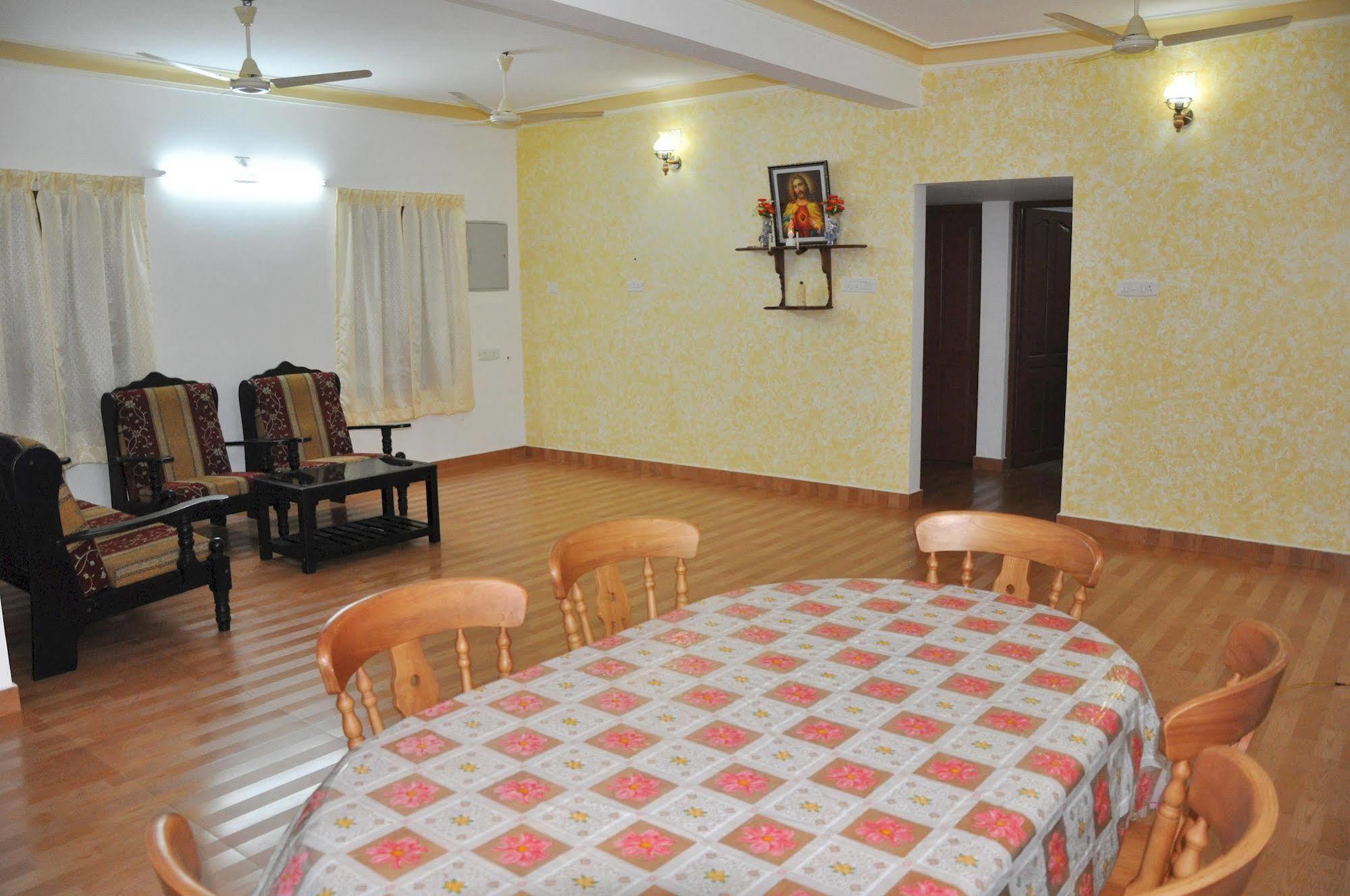 Aroma Home Stay Kochi Екстериор снимка